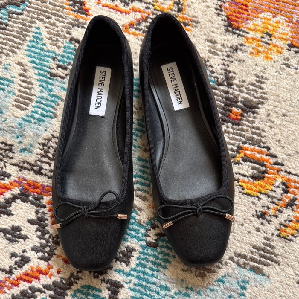Steve Madden Black Ballet Flats